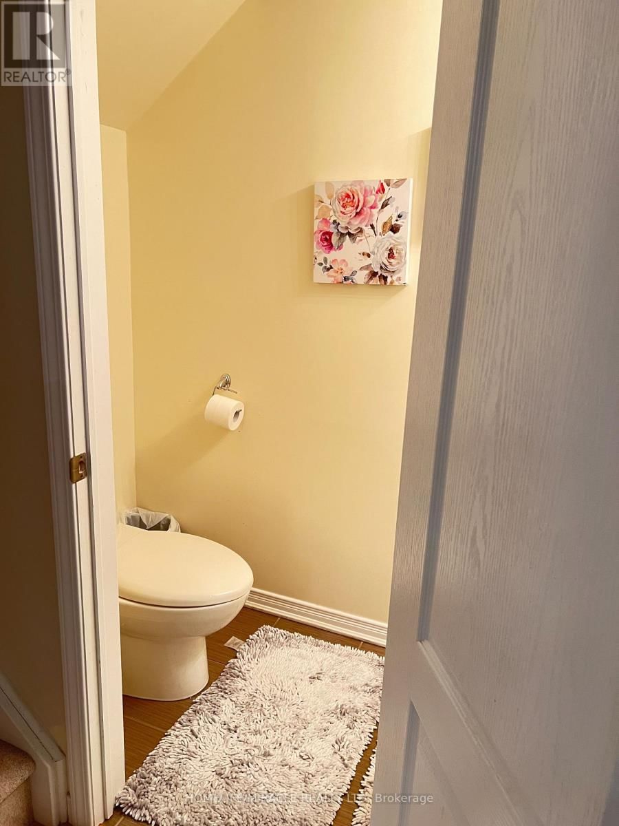 16 - 2441 GREENWICH DRIVE Image 13