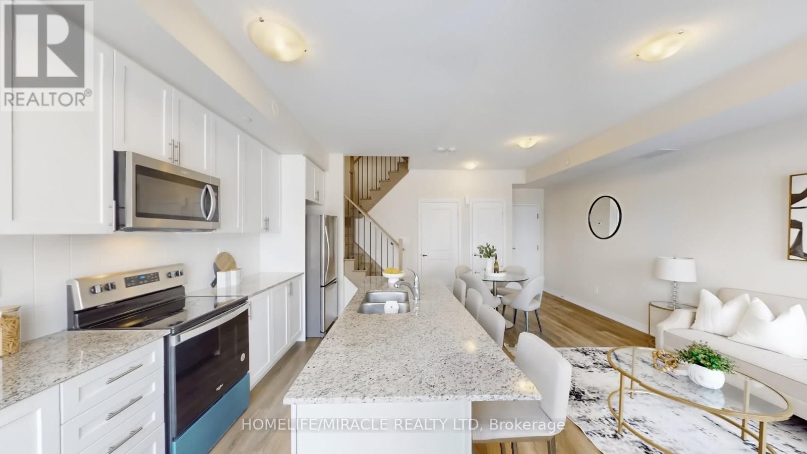 416 - 1577 ROSE WAY Image 19