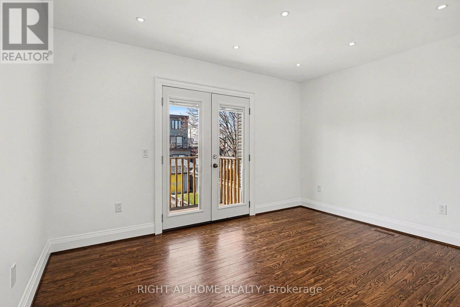 174 ROSETHORN AVENUE Image 11