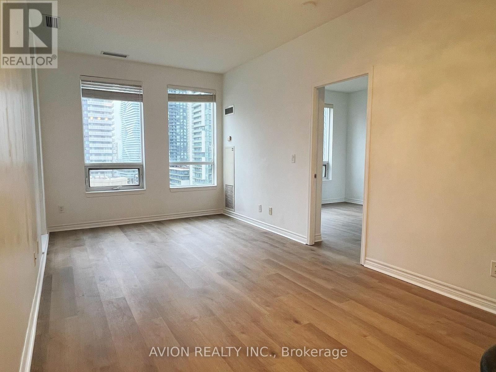 1201 - 388 PRINCE OF WALES DRIVE Image 5