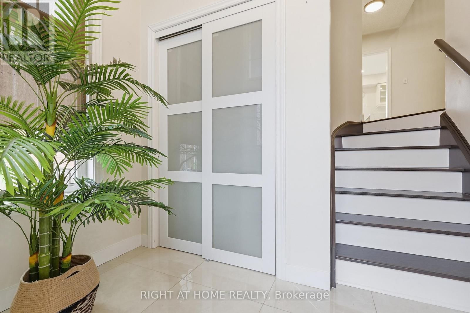 833 ESCOBAR CRESCENT Image 3