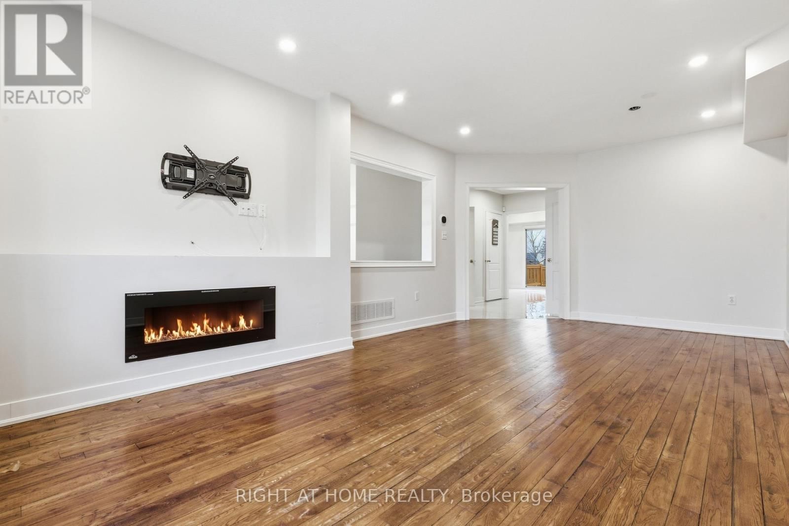 833 ESCOBAR CRESCENT Image 6