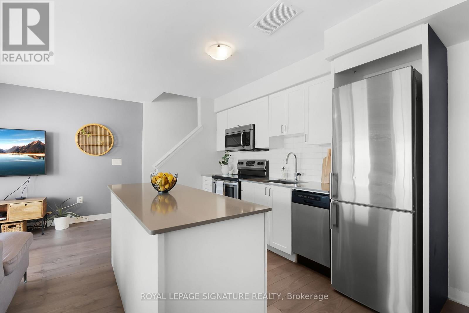 8 - 181 WILLIAM DUNCAN ROAD Image 3