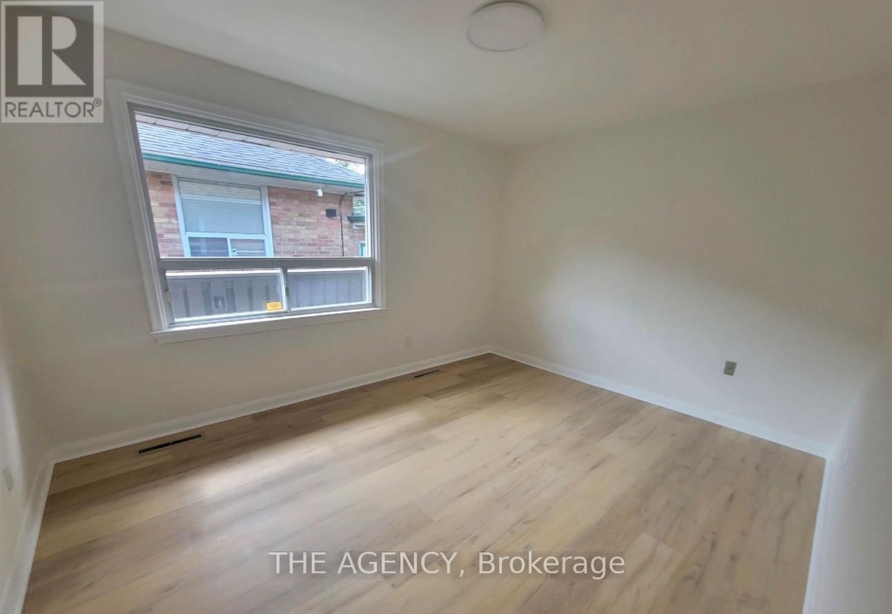 Main Floor - 26 BEAVERBROOK AVENUE Image 8