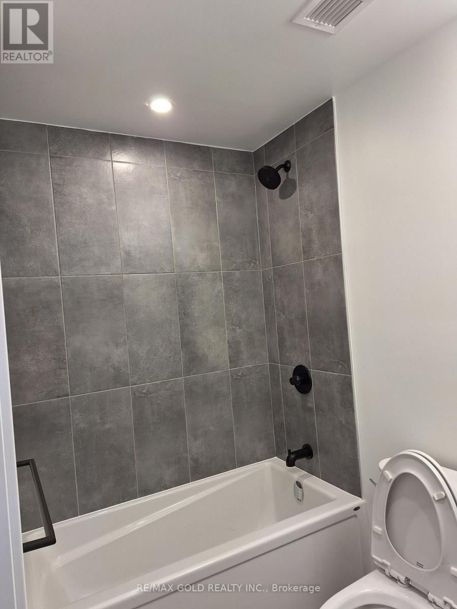 302 - 4878 POWERS COMMON WEST Image 13