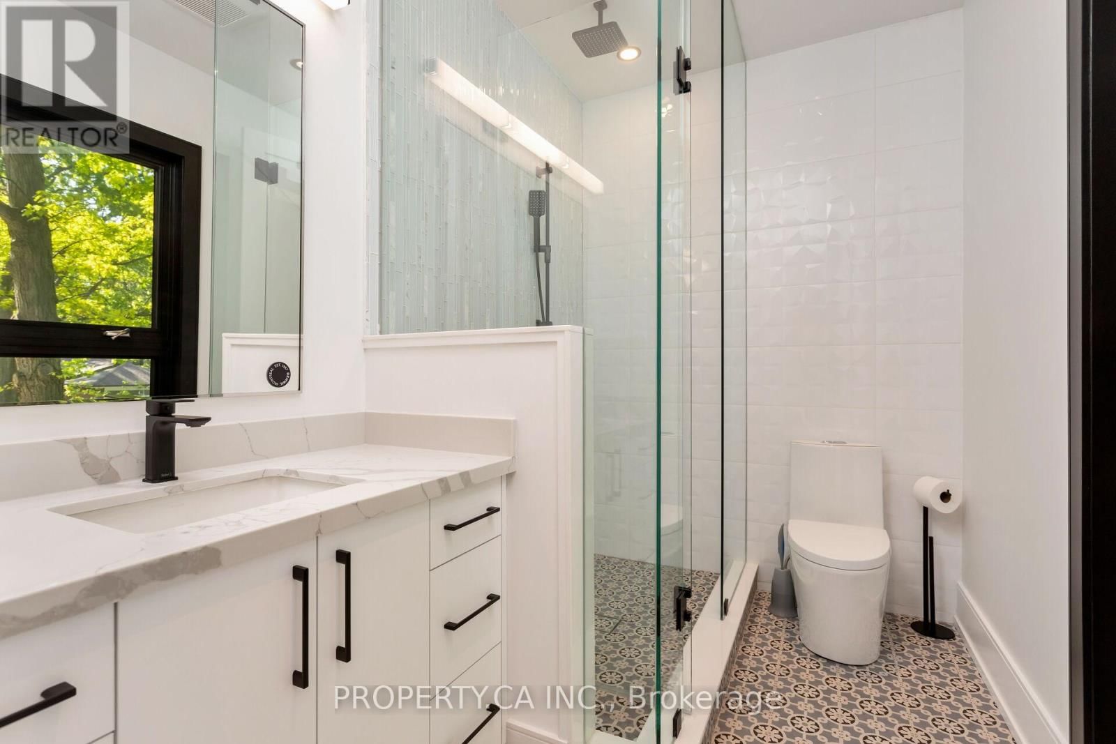 58 FARNINGHAM CRESCENT Image 24