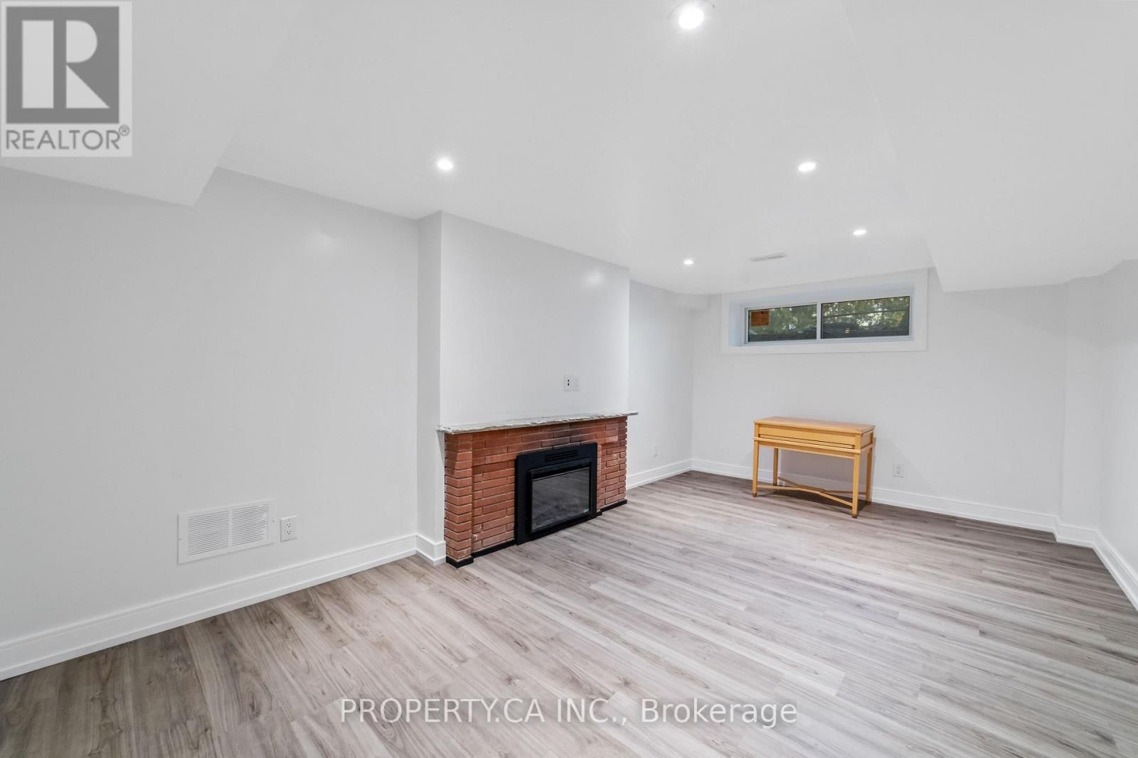 58 FARNINGHAM CRESCENT Image 28