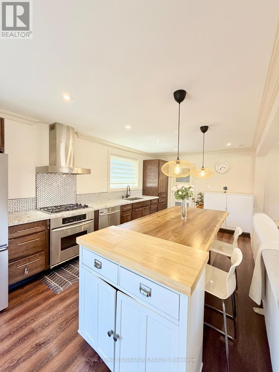 2263 HARCOURT CRESCENT Image 13