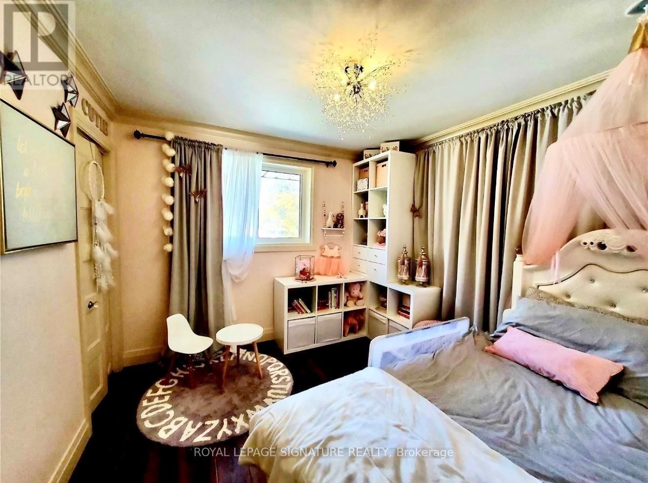 2263 HARCOURT CRESCENT Image 24