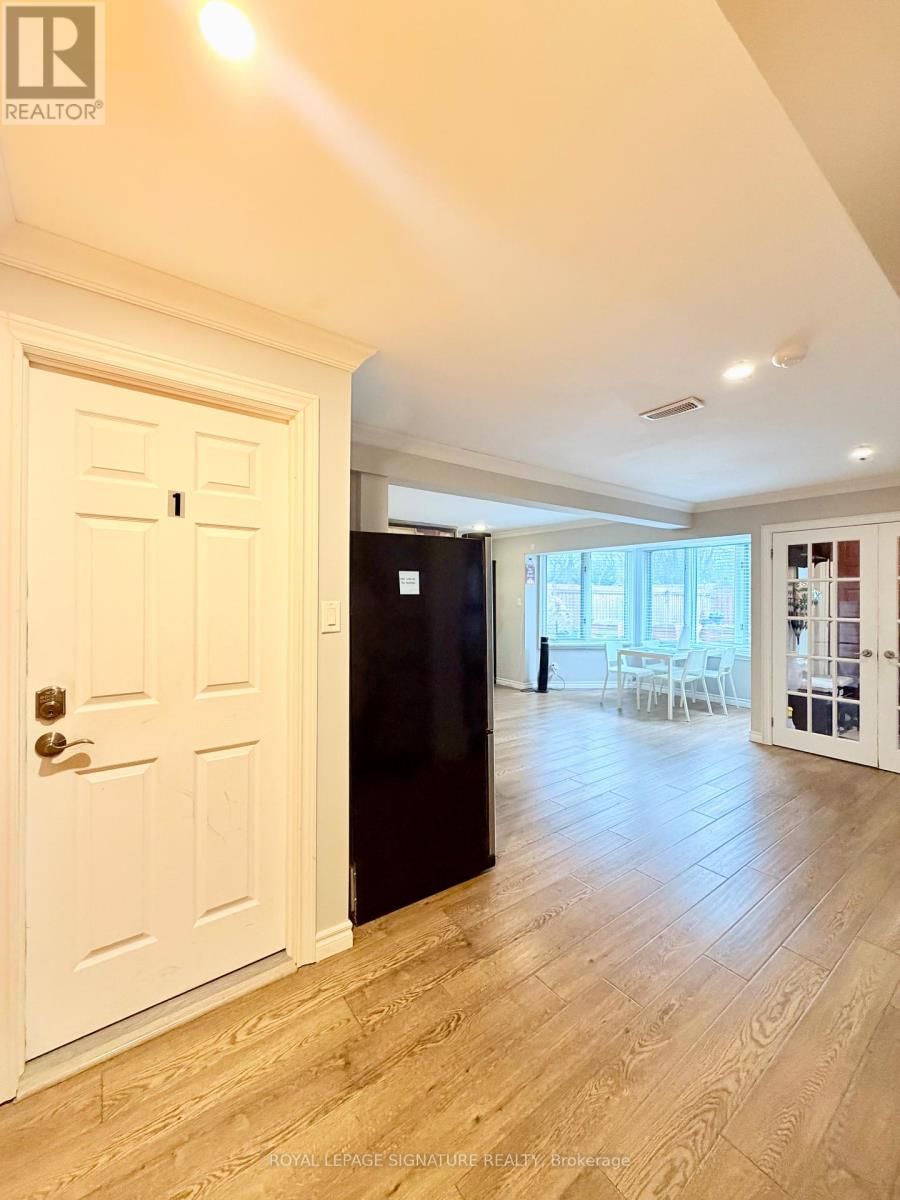 2263 HARCOURT CRESCENT Image 29