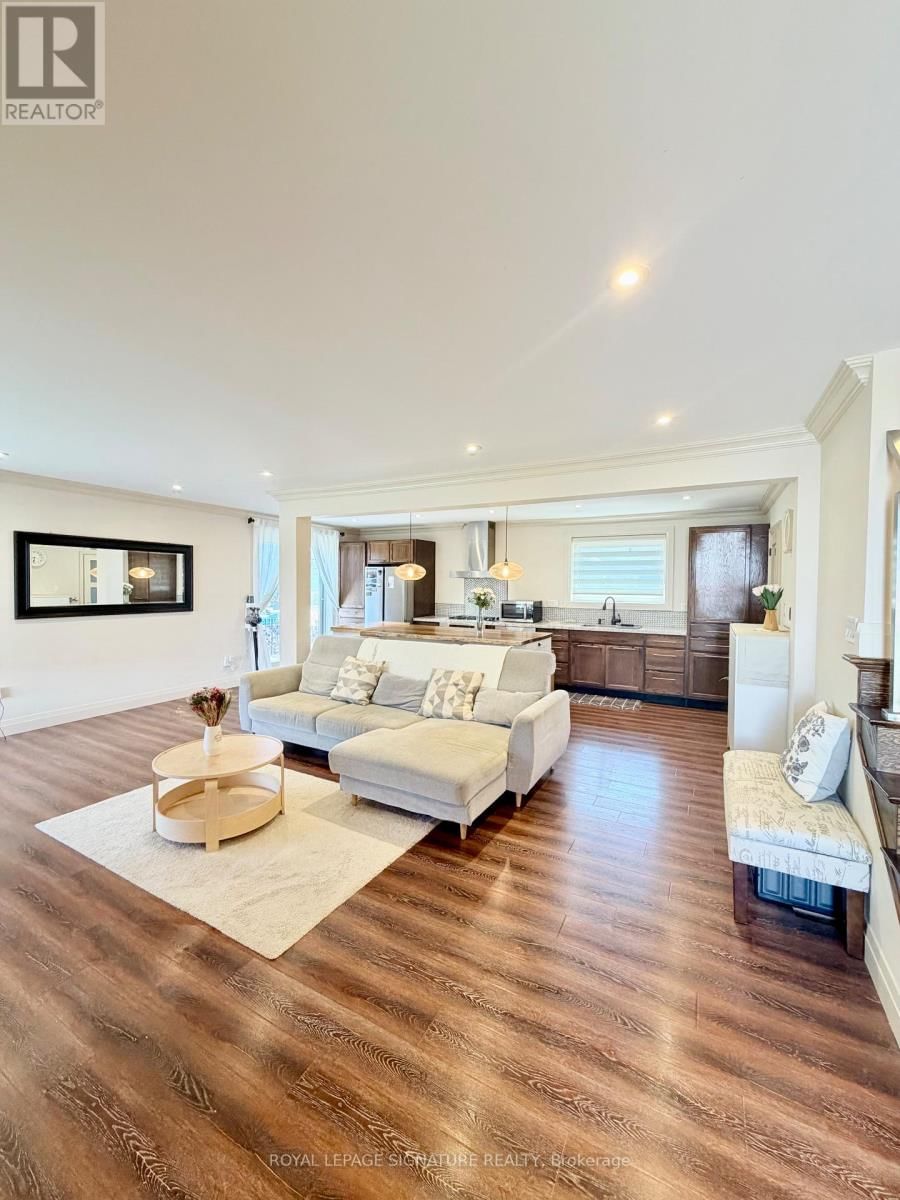 2263 HARCOURT CRESCENT Image 6