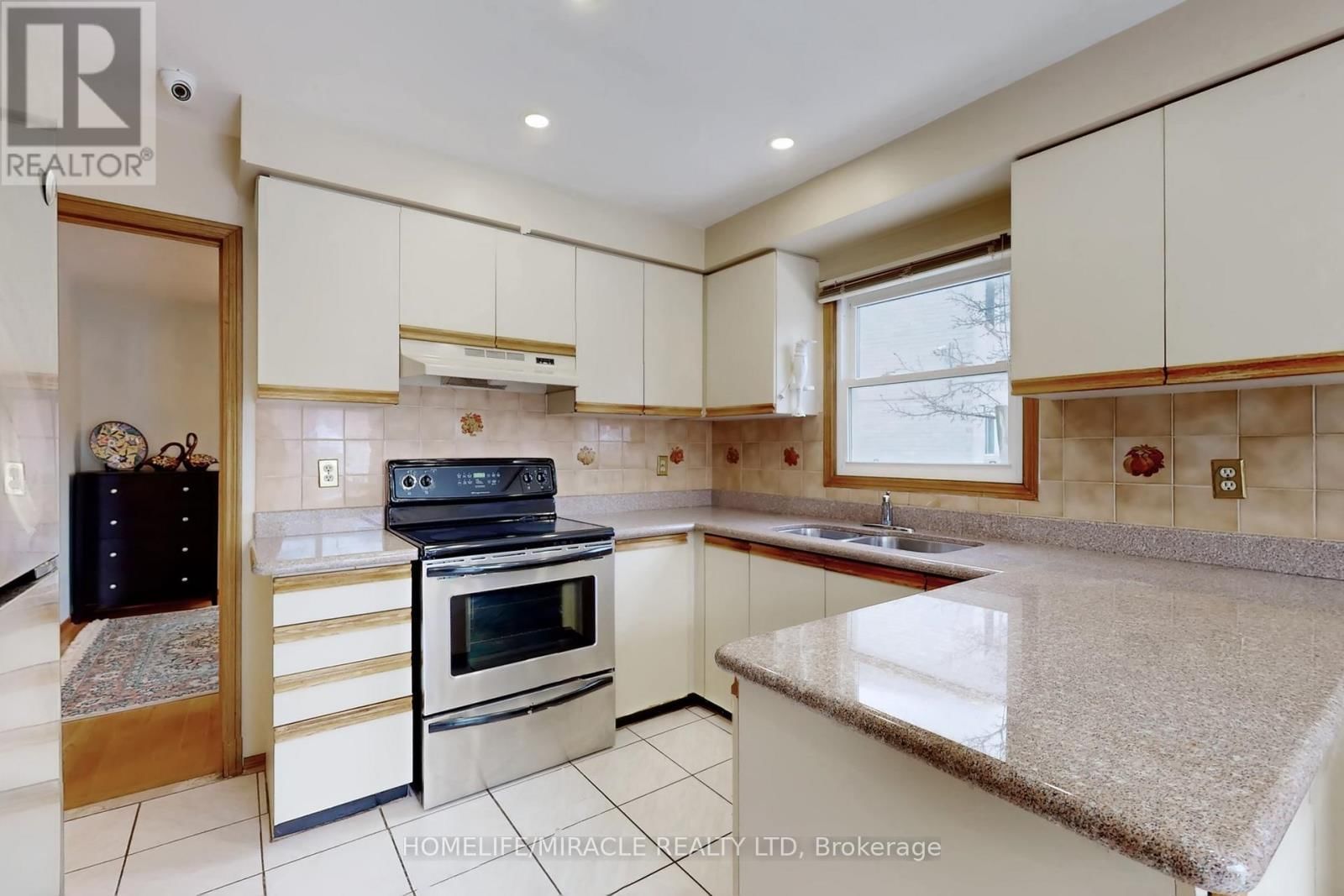 14 RODWELL COURT Image 11