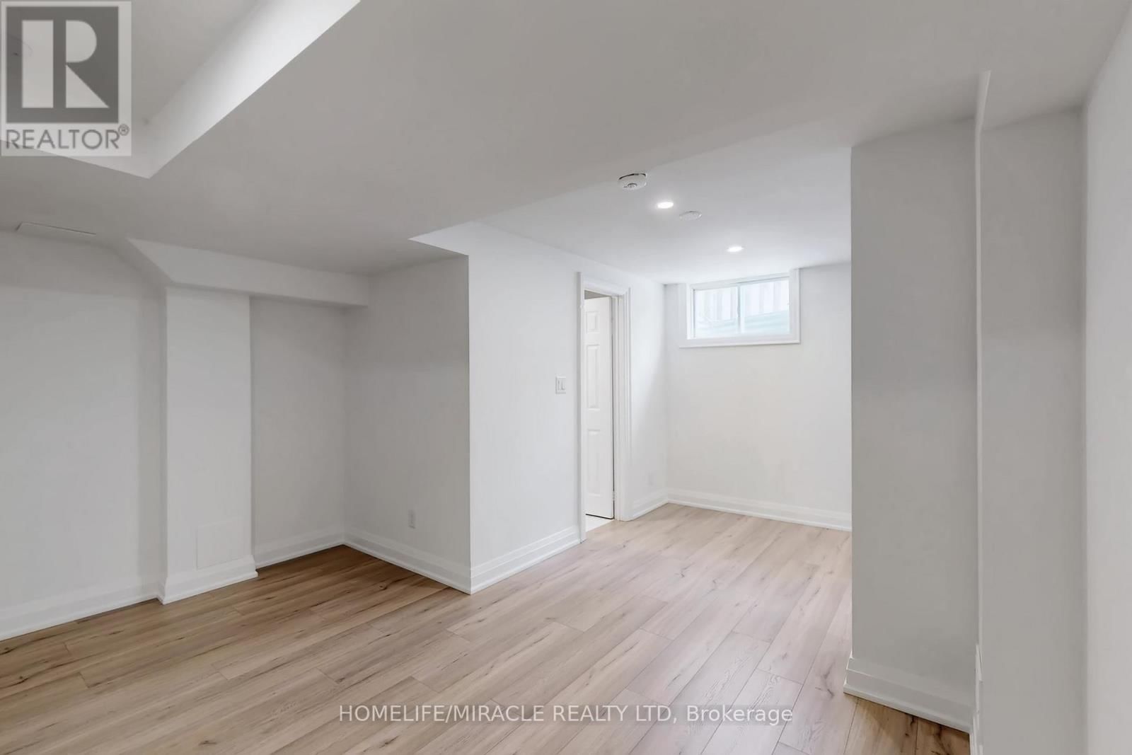 14 RODWELL COURT Image 32