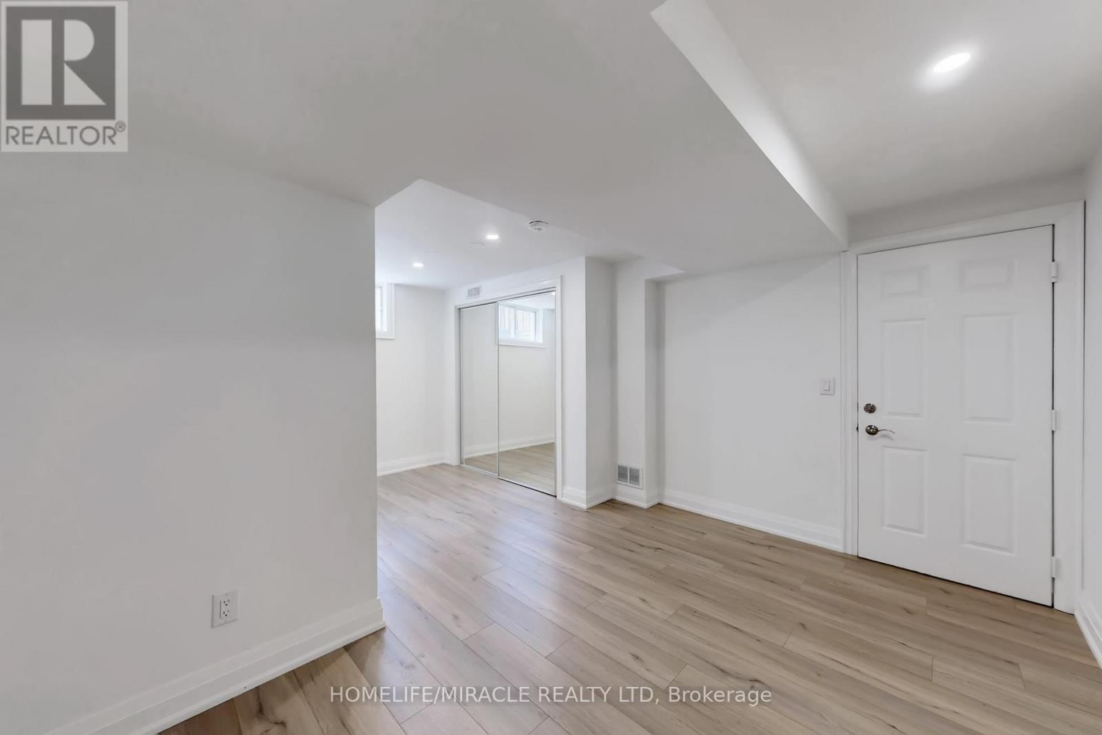 14 RODWELL COURT Image 34