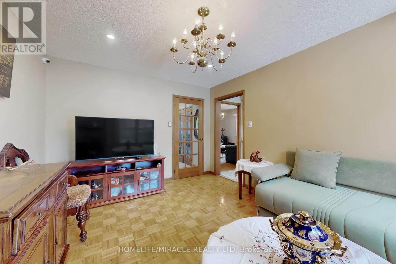 14 RODWELL COURT Image 6