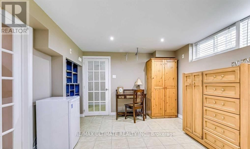 Lower - 1209 SIXTH LINE Image 6