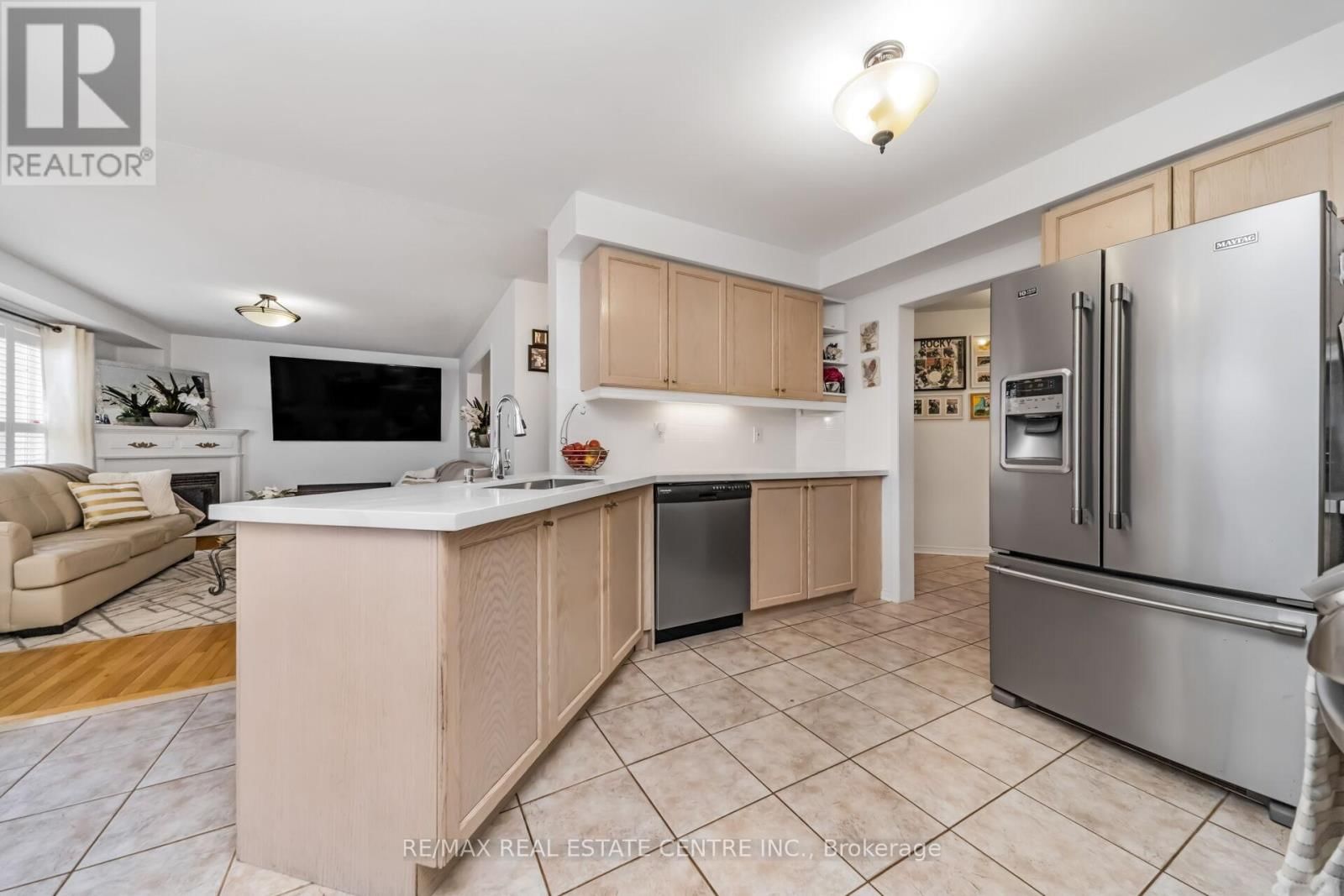 22 MISTYCREEK CRESCENT Image 10