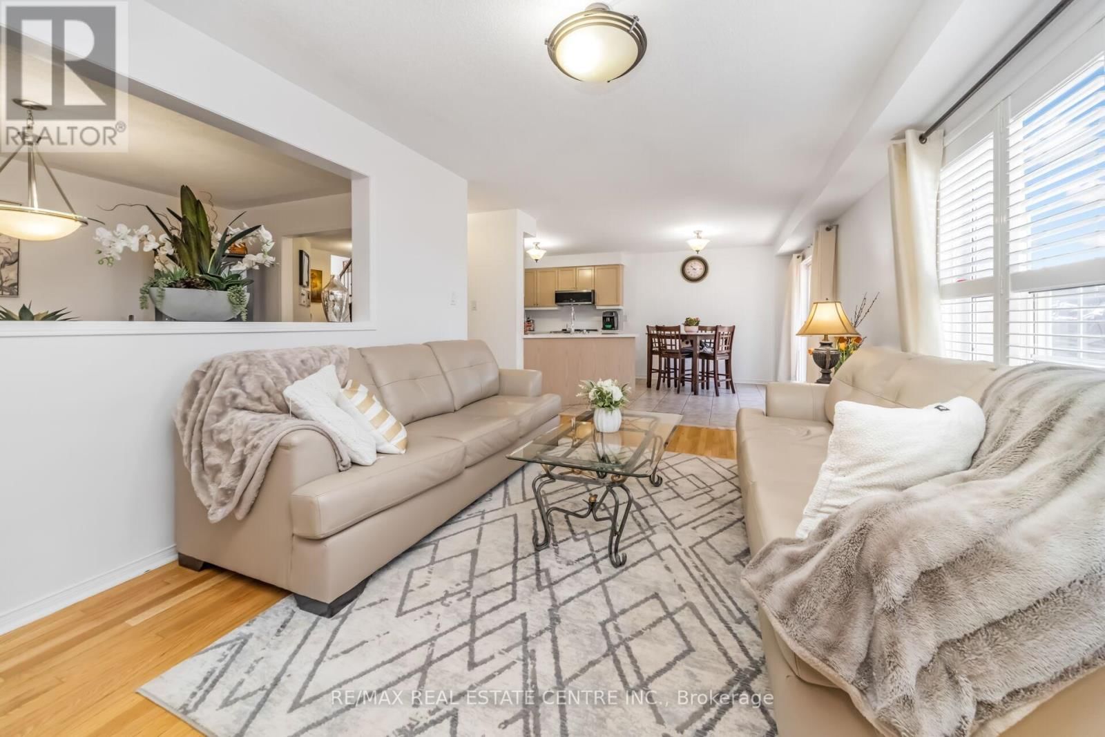 22 MISTYCREEK CRESCENT Image 16