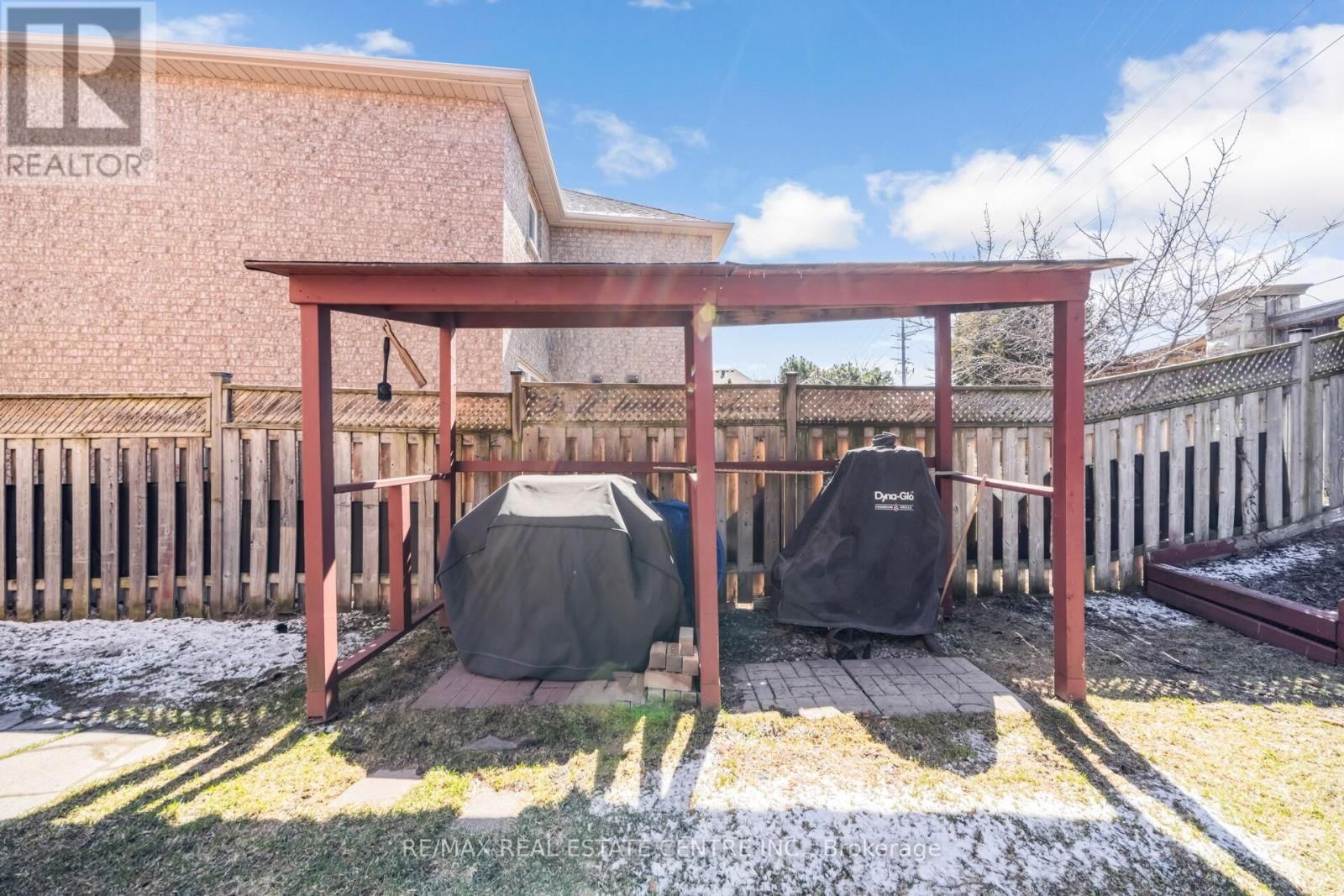 22 MISTYCREEK CRESCENT Image 44