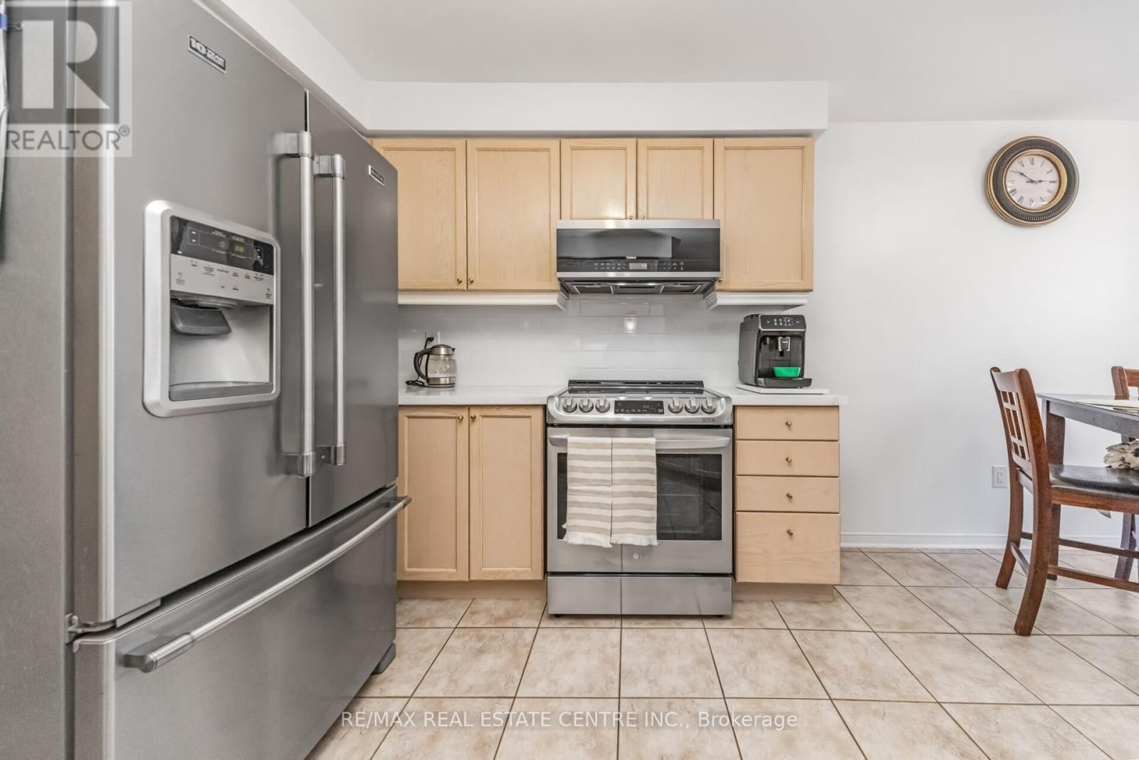 22 MISTYCREEK CRESCENT Image 8