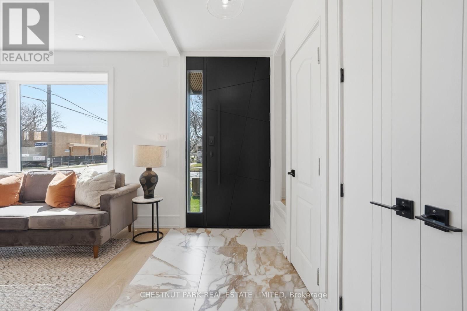 86 EDGECROFT ROAD Image 3