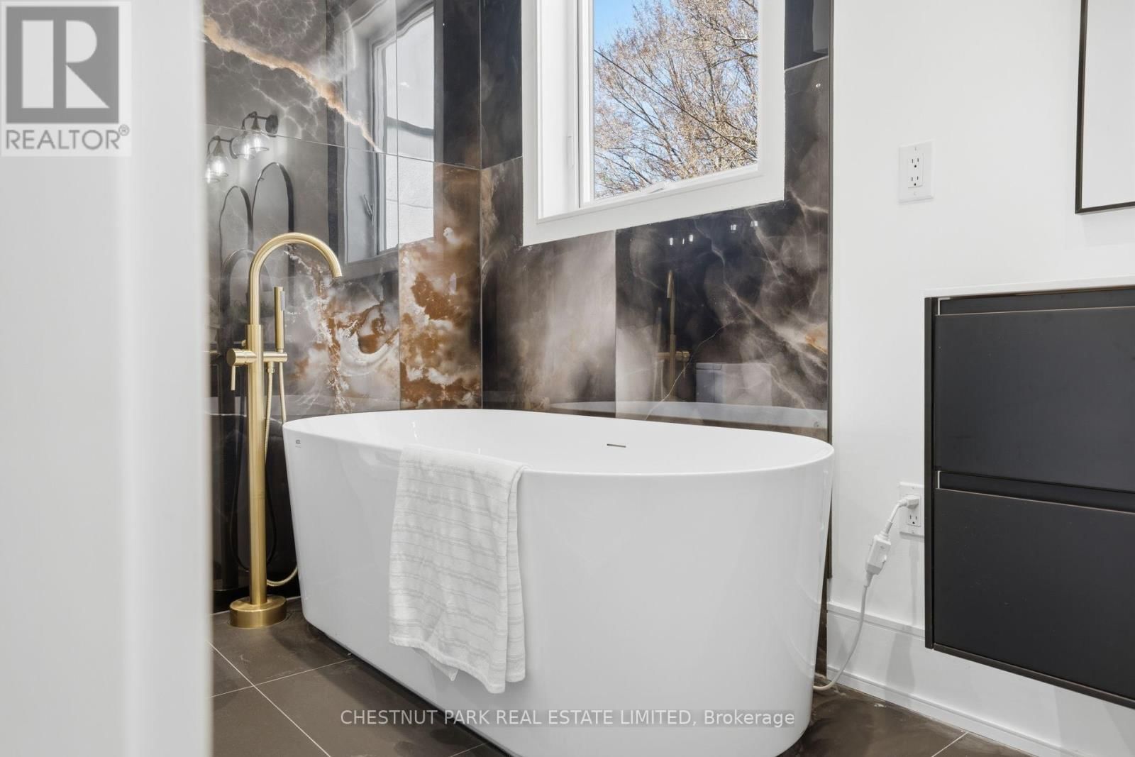 86 EDGECROFT ROAD Image 31