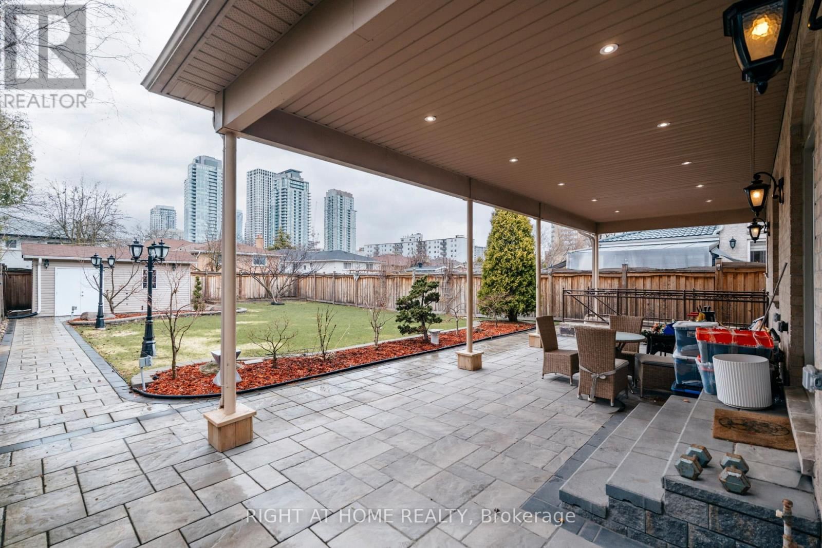 99 FAIRVIEW ROAD WEST Image 30