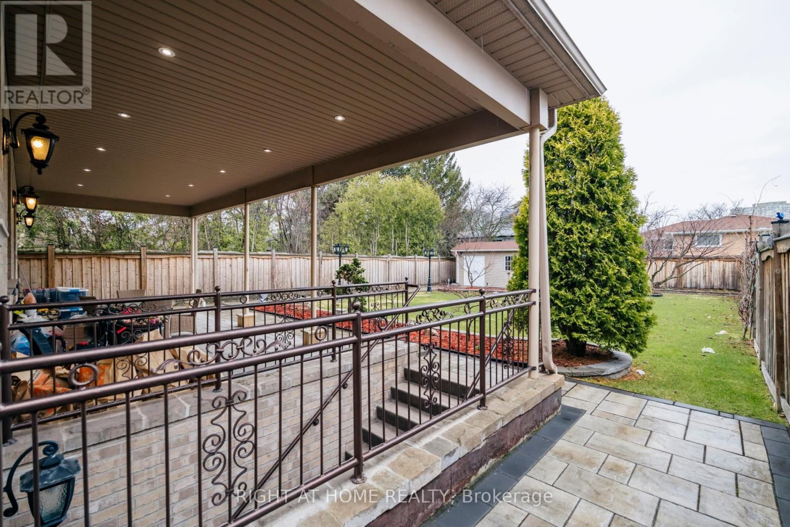 99 FAIRVIEW ROAD WEST Image 31