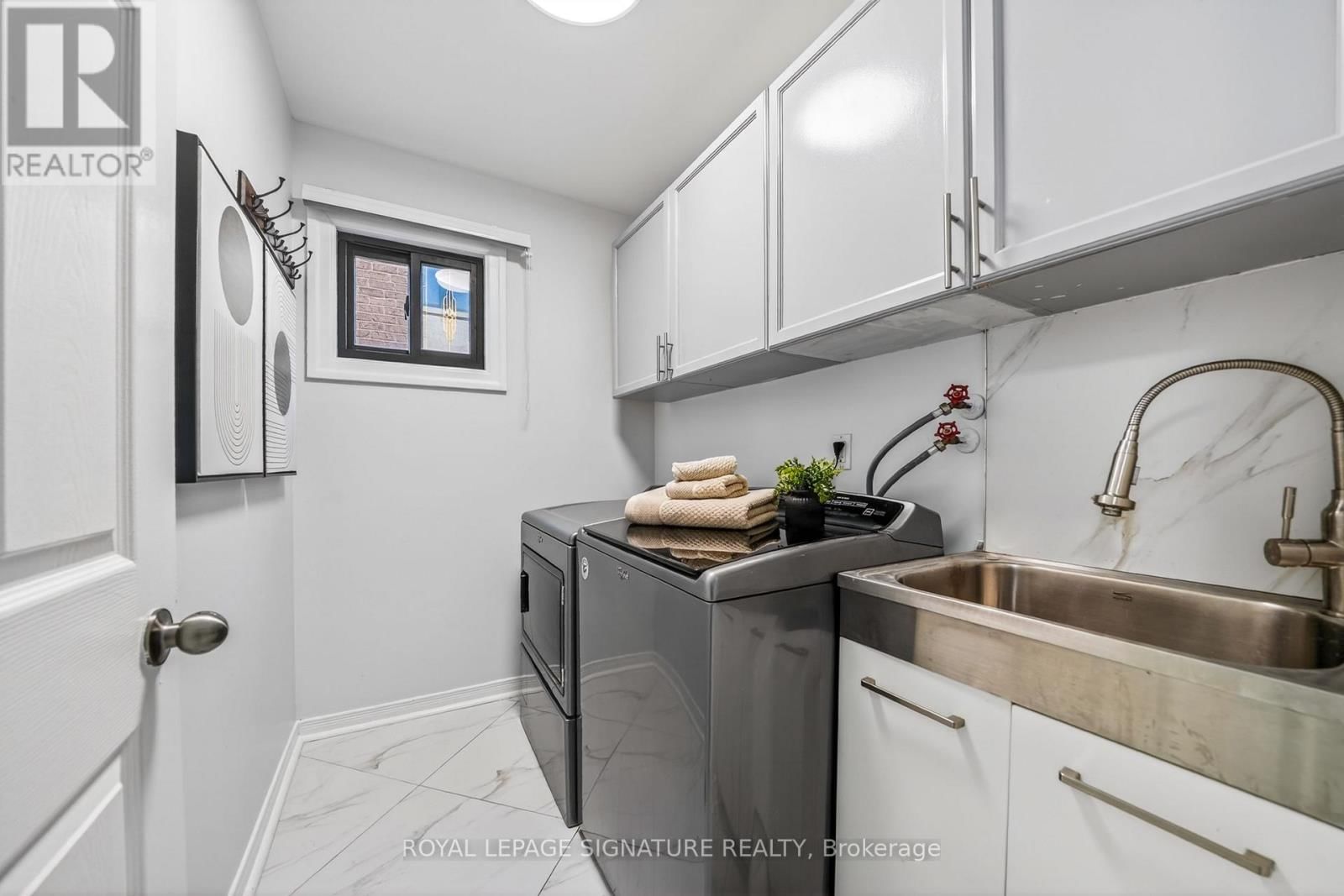 578 SILVERTHORNE CRESCENT Image 20