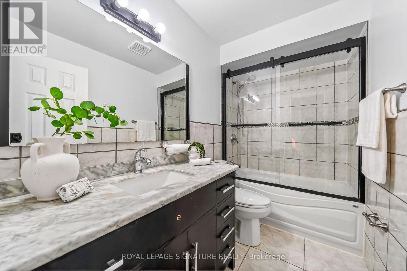 578 SILVERTHORNE CRESCENT Image 28