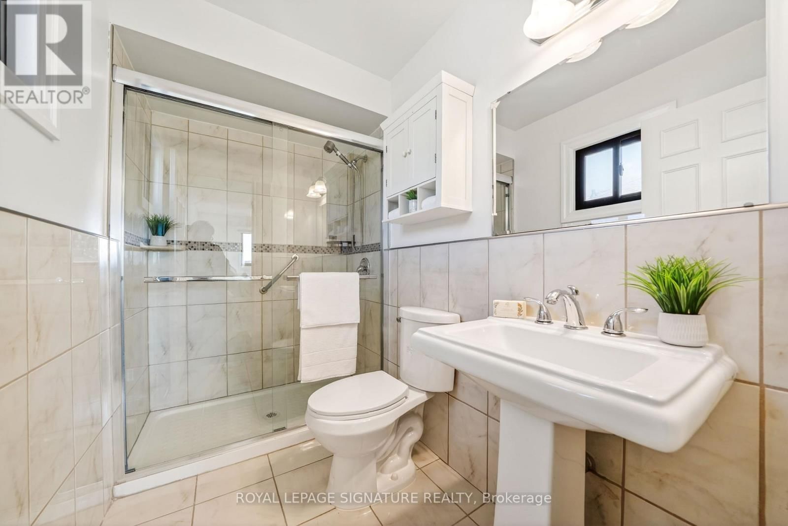 578 SILVERTHORNE CRESCENT Image 33