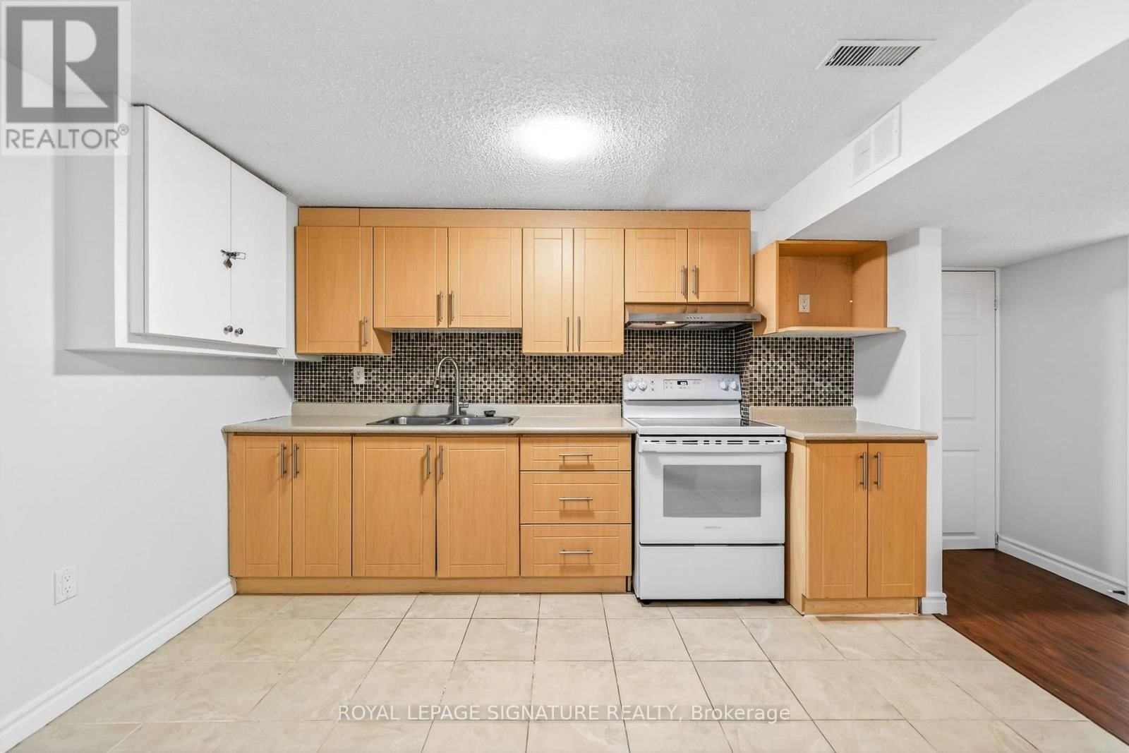 578 SILVERTHORNE CRESCENT Image 38