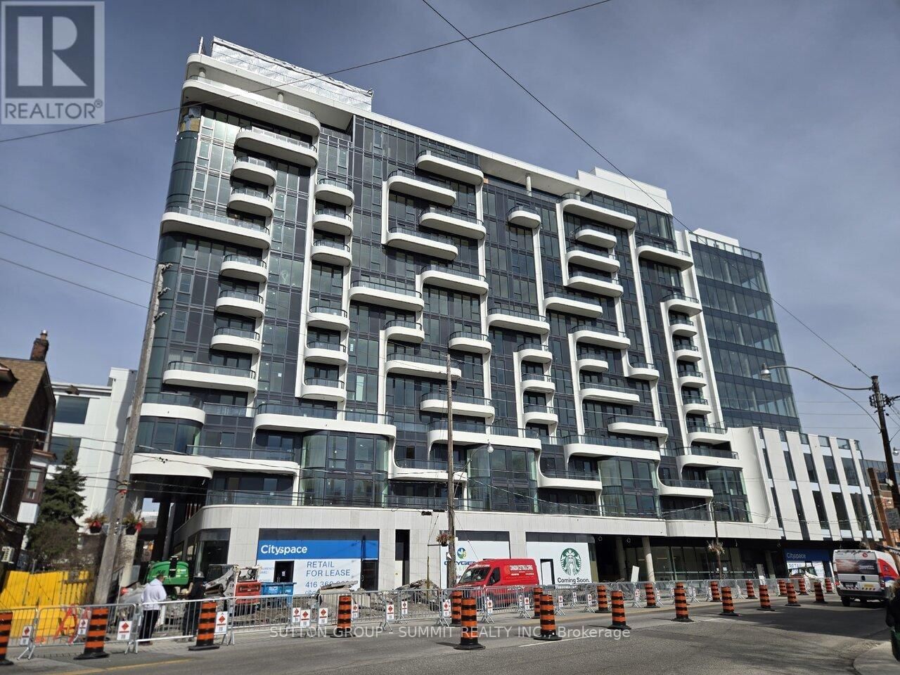 410 - 322 DUPONT STREET Image 3