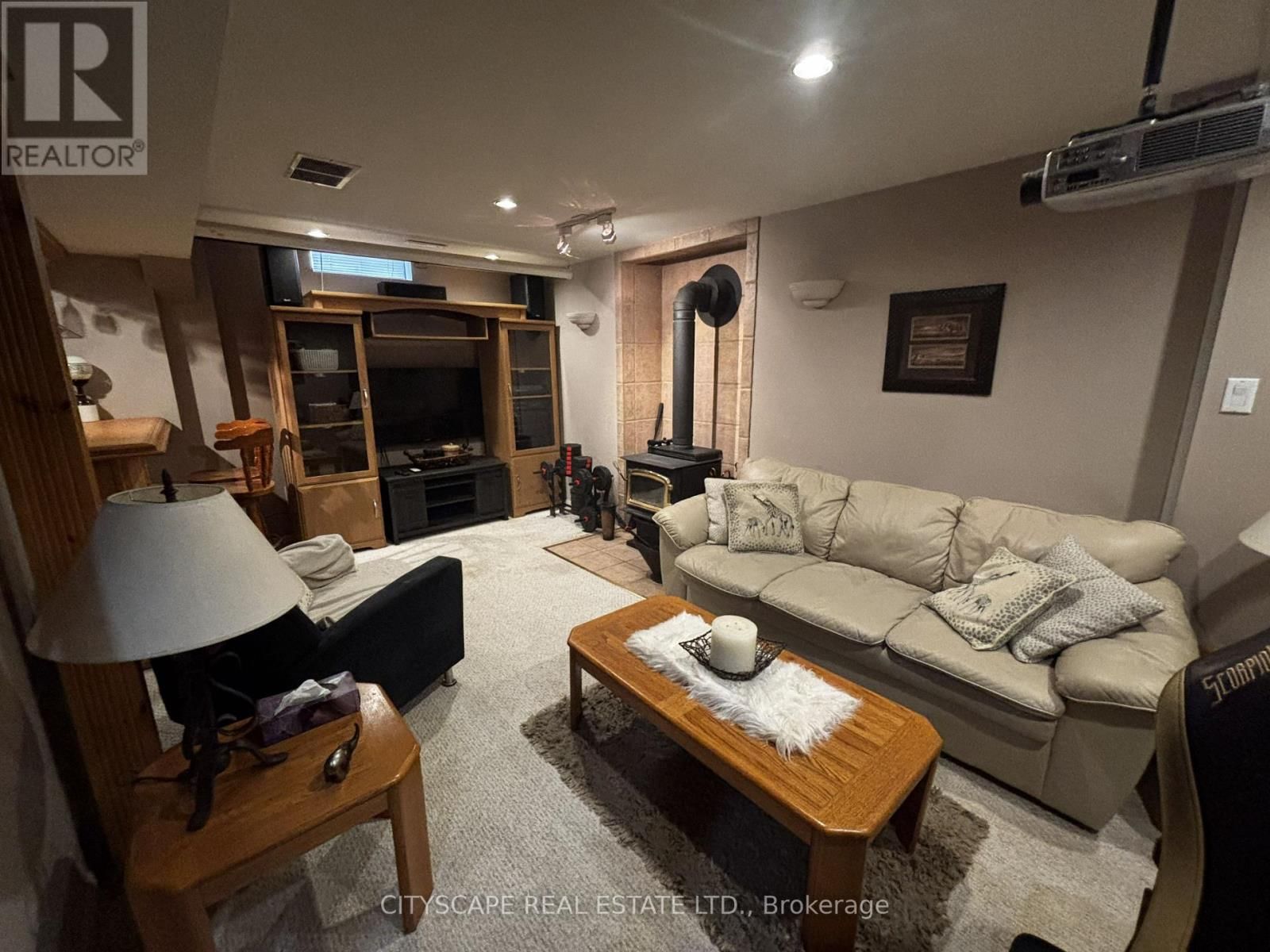 102 SNOWCAP ROAD Image 12