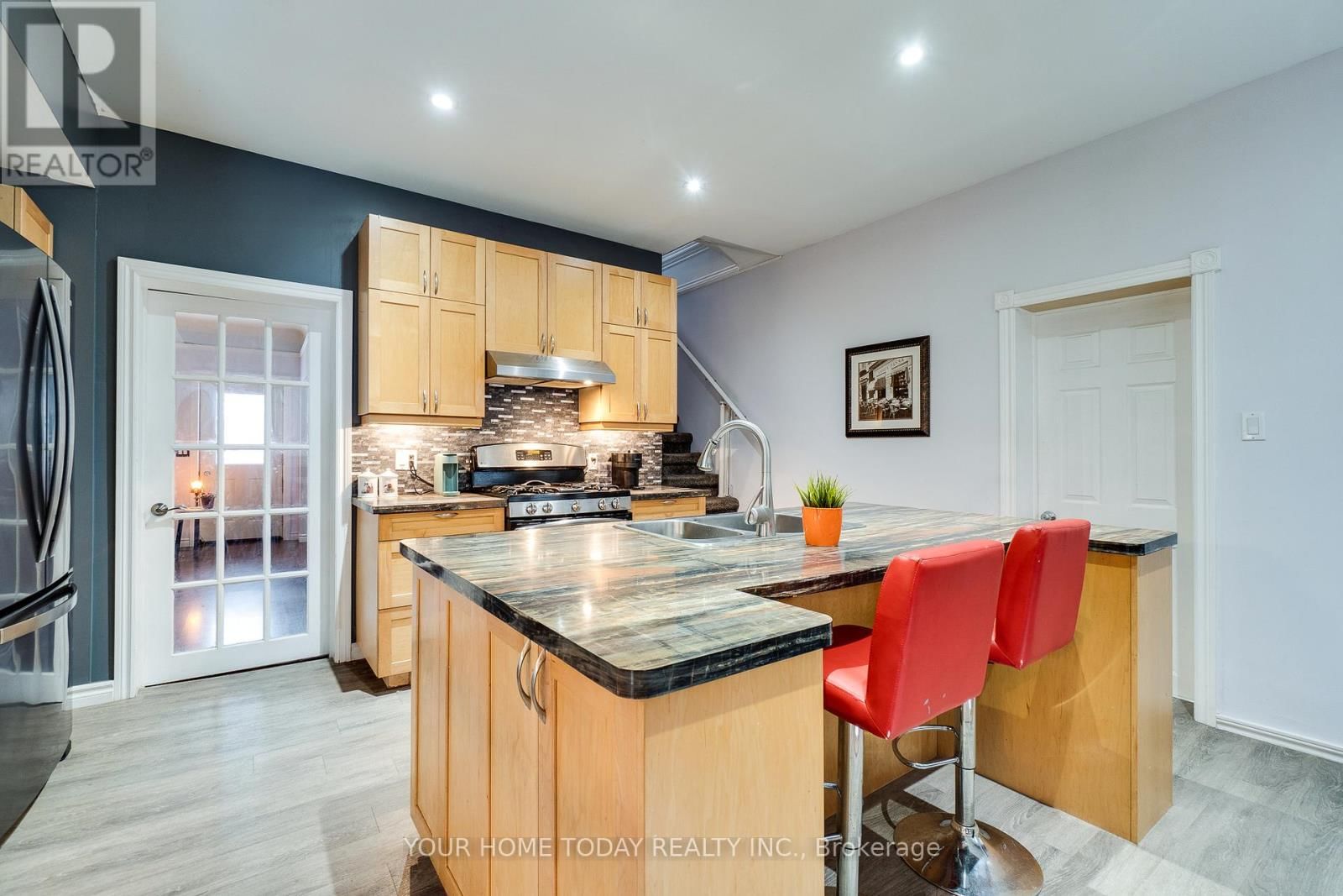 10 KNOX STREET Image 14