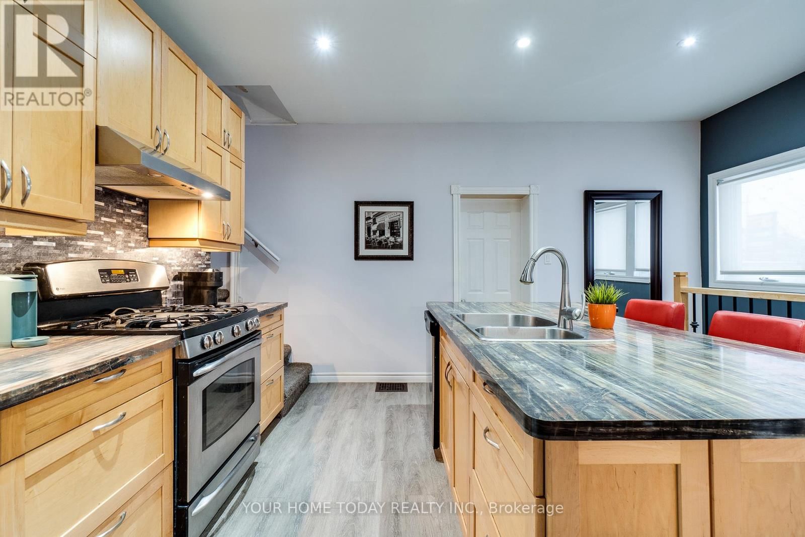 10 KNOX STREET Image 15