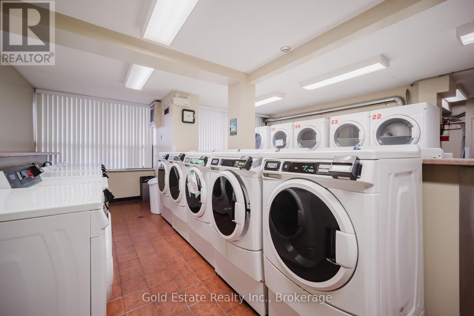 502 - 18 KNIGHTSBRIDGE ROAD Image 41