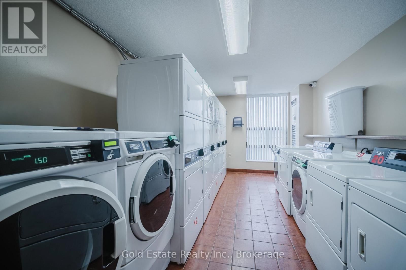 502 - 18 KNIGHTSBRIDGE ROAD Image 43