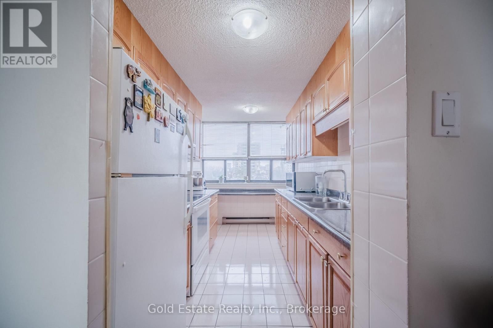 502 - 18 KNIGHTSBRIDGE ROAD Image 7