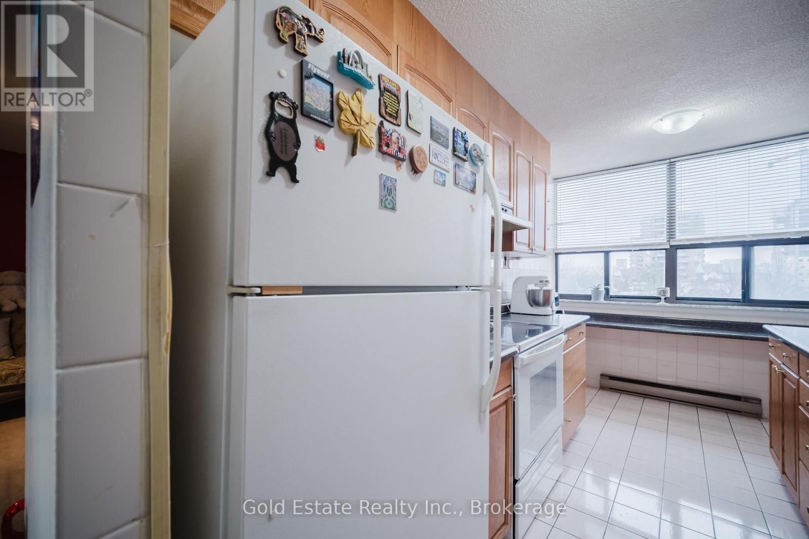 502 - 18 KNIGHTSBRIDGE ROAD Image 8