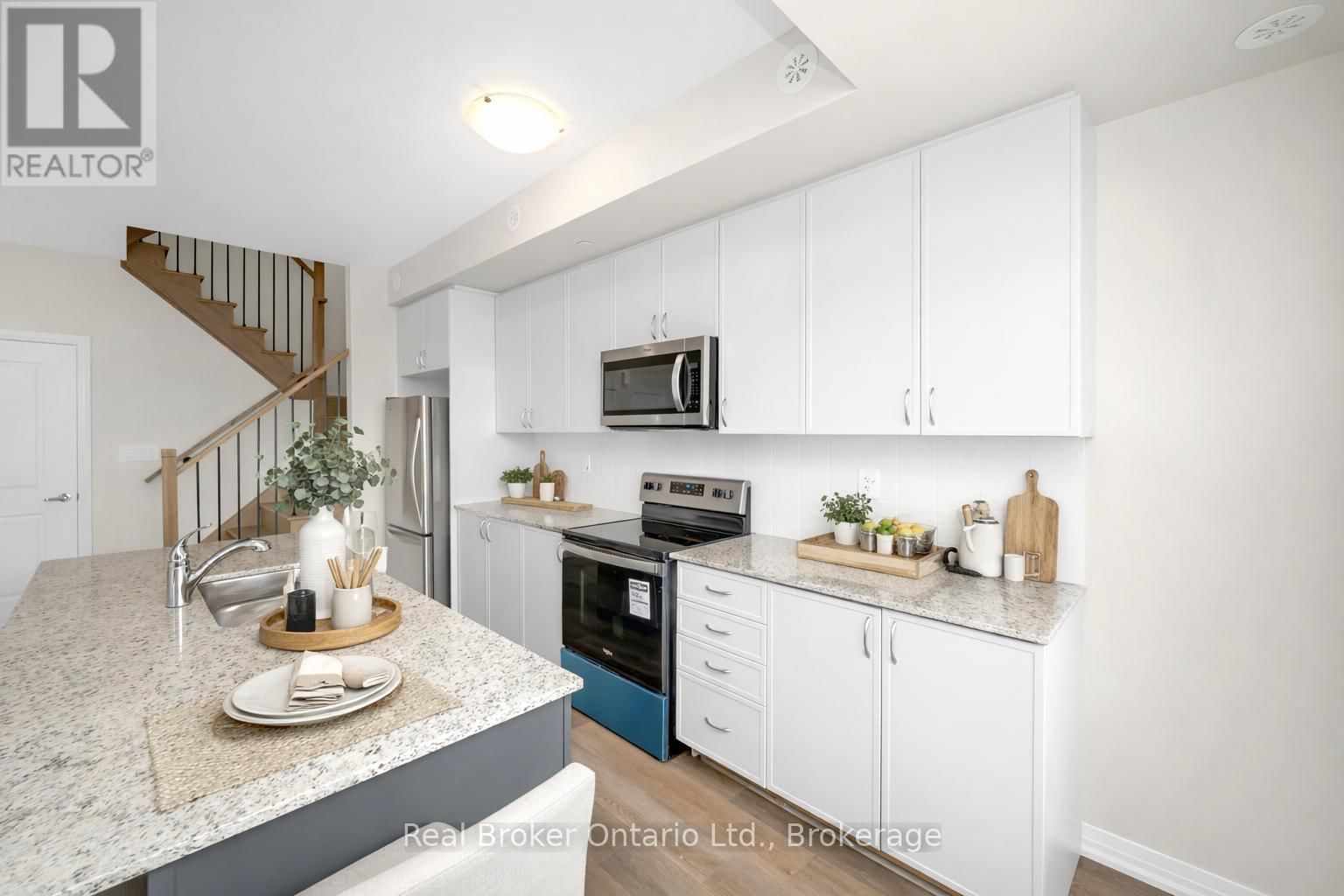 115 - 1565 ROSE WAY Image 5