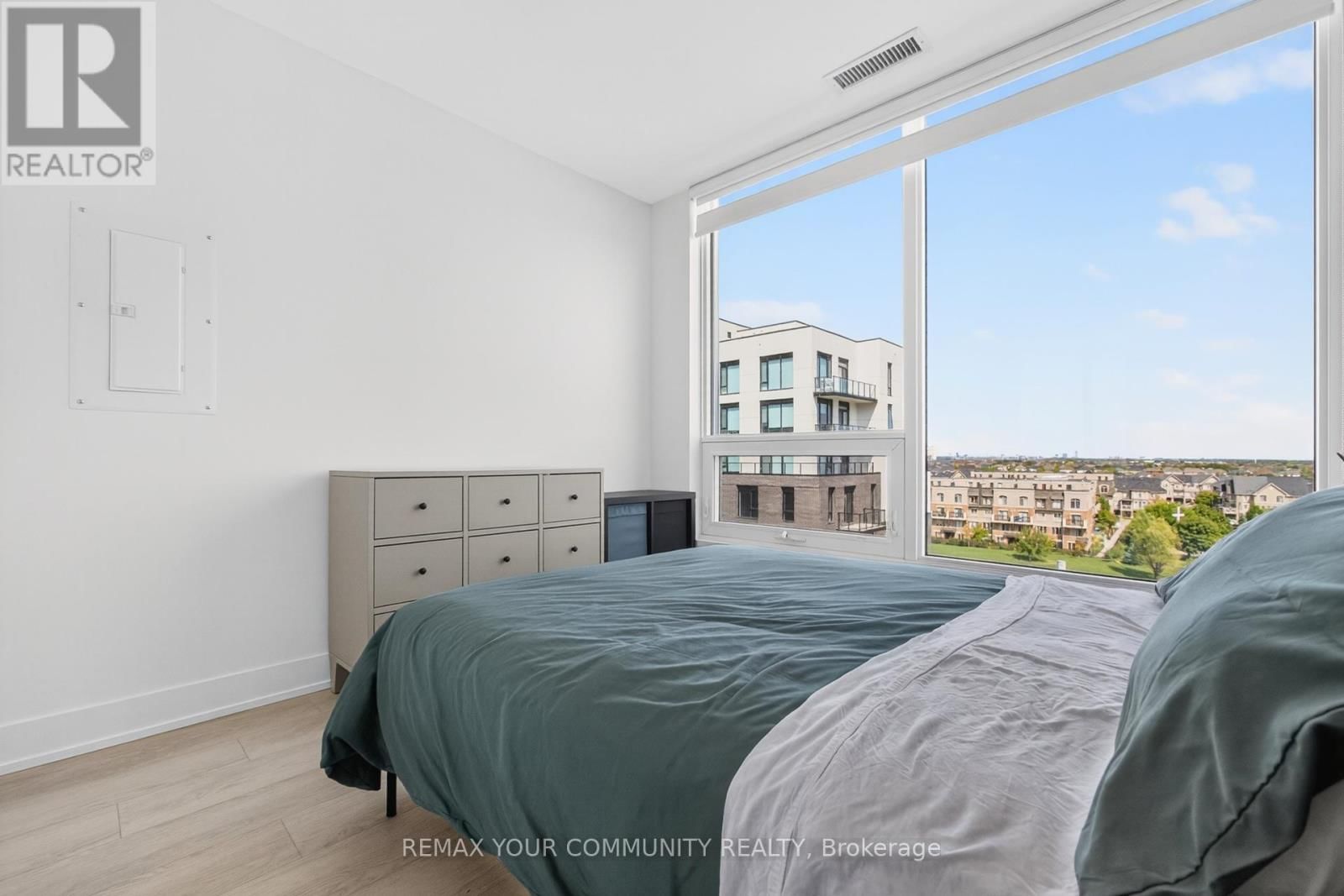 607 - 2450 OLD BRONTE ROAD Image 32