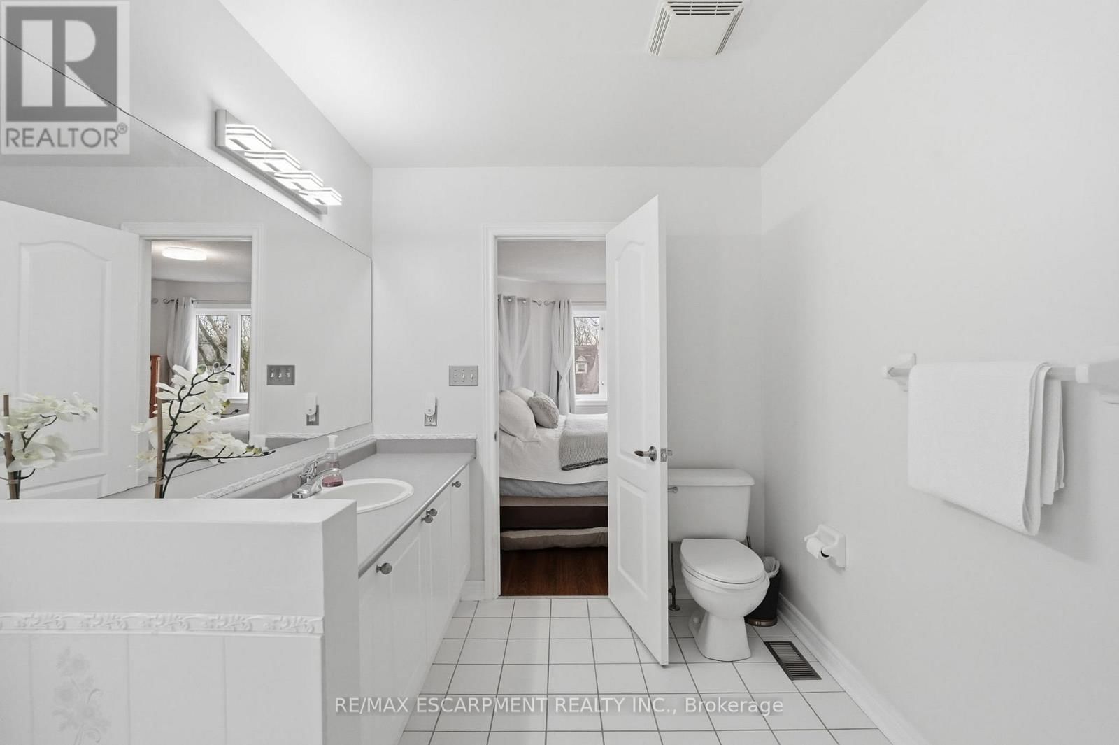 5189 BLUE SPRUCE AVENUE Image 24