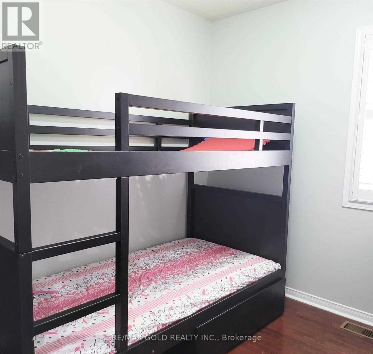 Upper - 10 PALLESCHI DRIVE Image 14