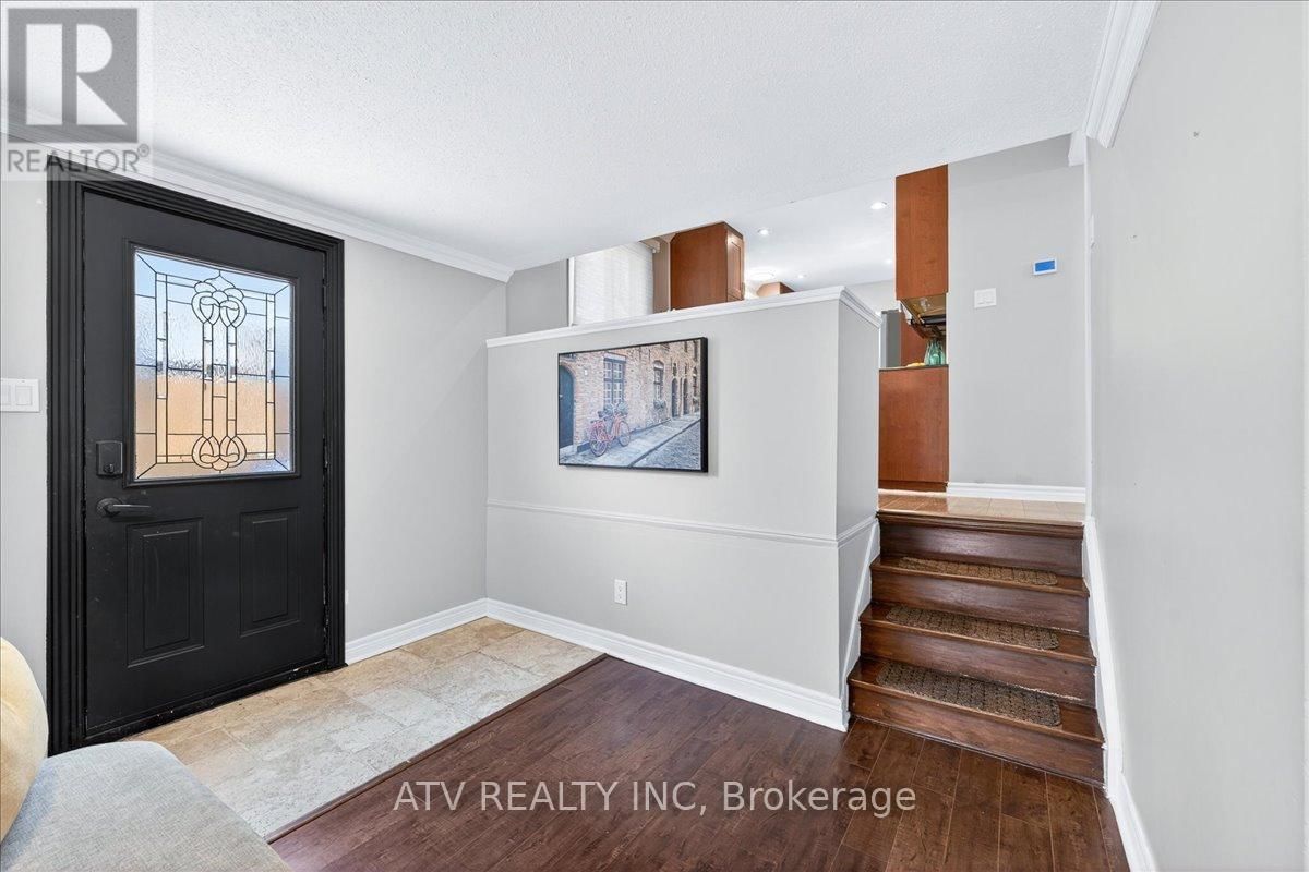 2504 GLAMWORTH CRESCENT Image 28