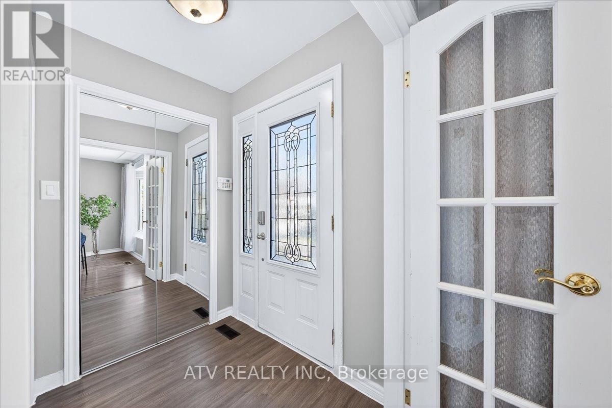 2504 GLAMWORTH CRESCENT Image 5