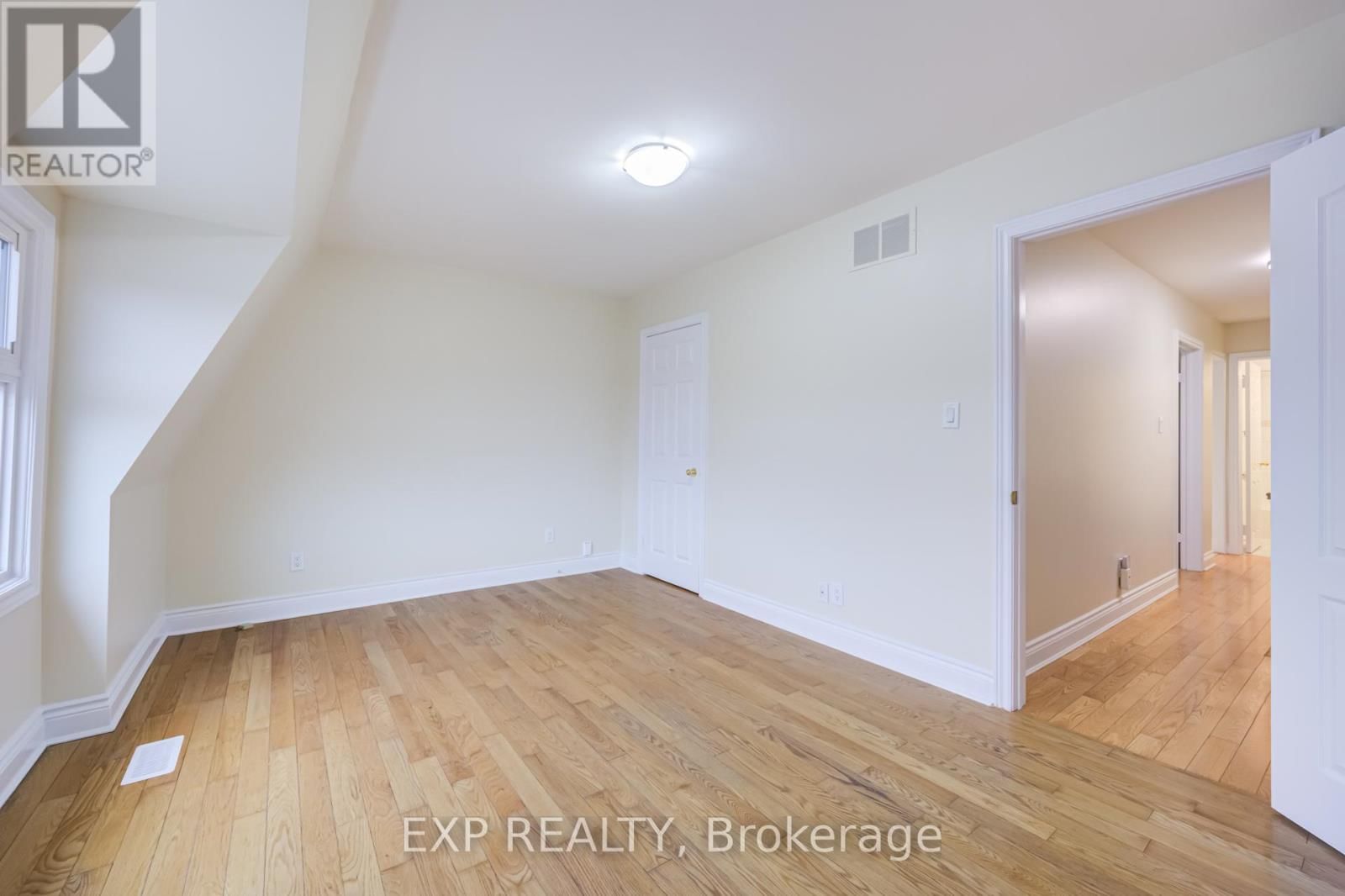 2nd Flr - 1255 DUFFERIN STREET Image 11