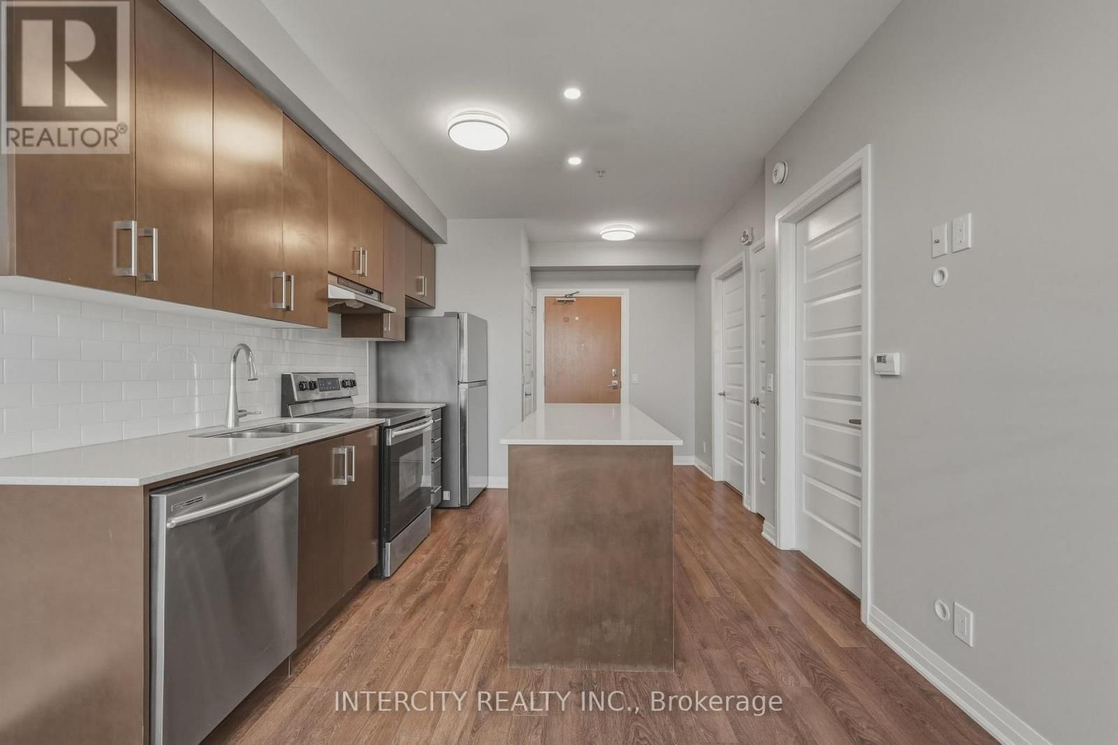 504 - 1105 LEGER WAY Image 4