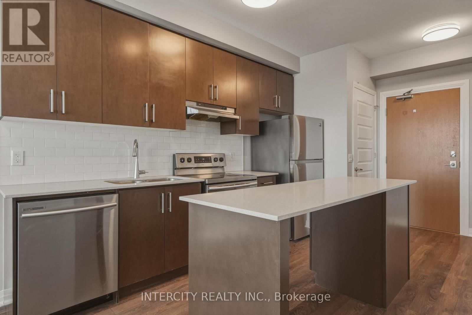 504 - 1105 LEGER WAY Image 8