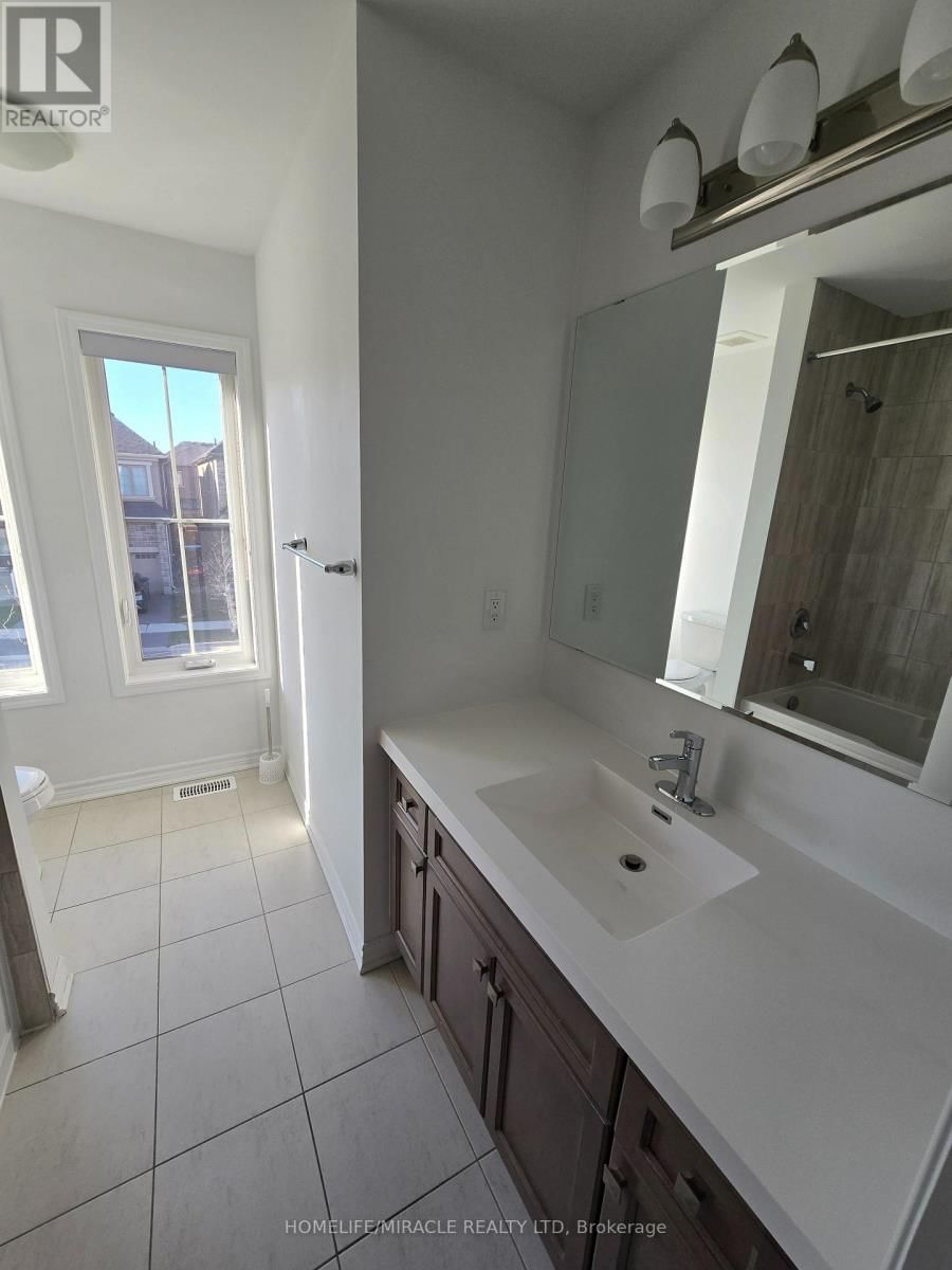 954 CHESTNUT HEIGHTS Image 15